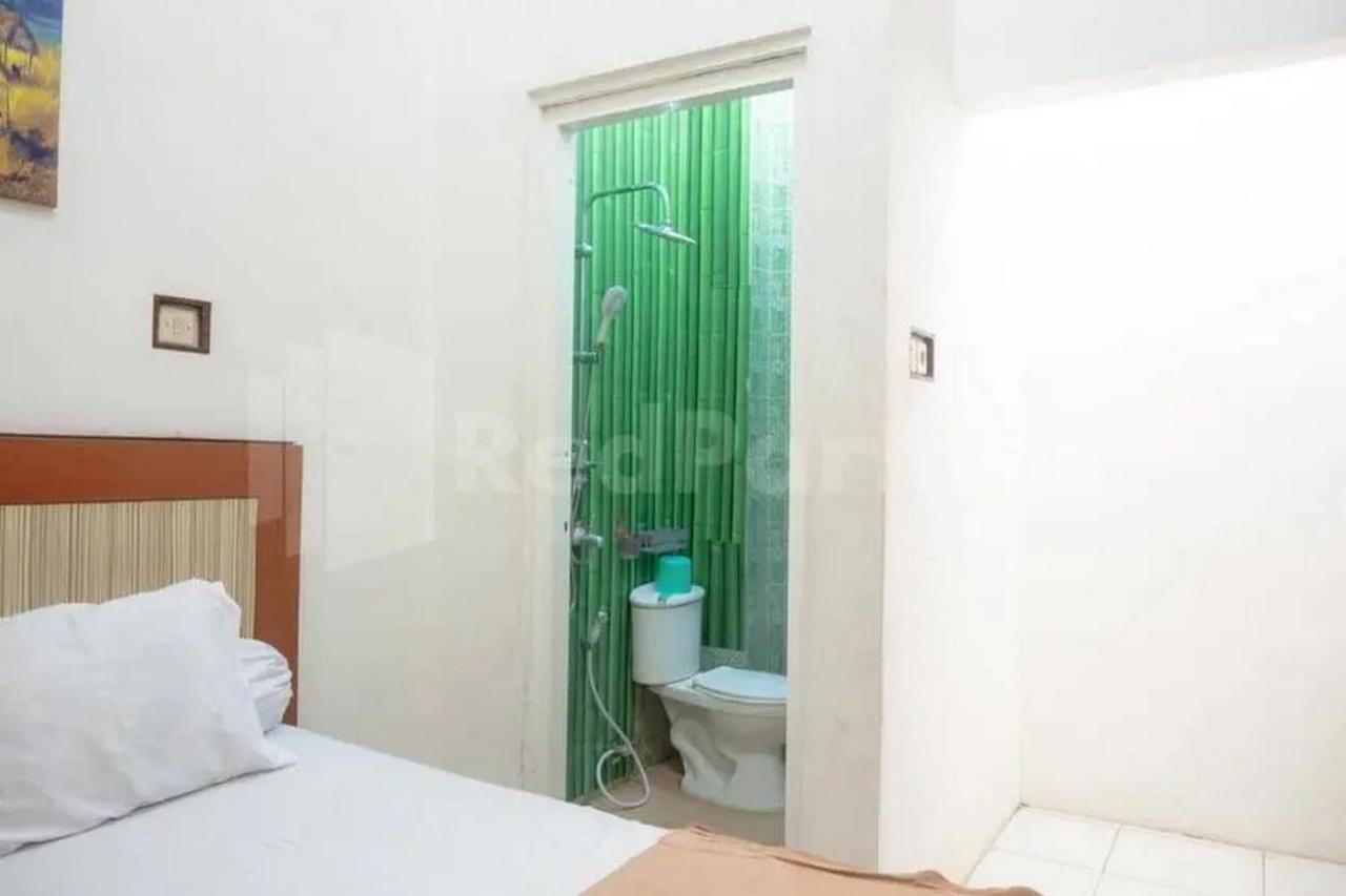 Homestay Babussalam Rungkut Mitra Reddoorz Medokanayu Екстер'єр фото